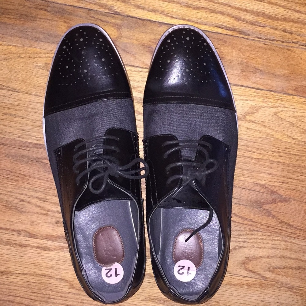 Men’s 12 shoes work hand full of times